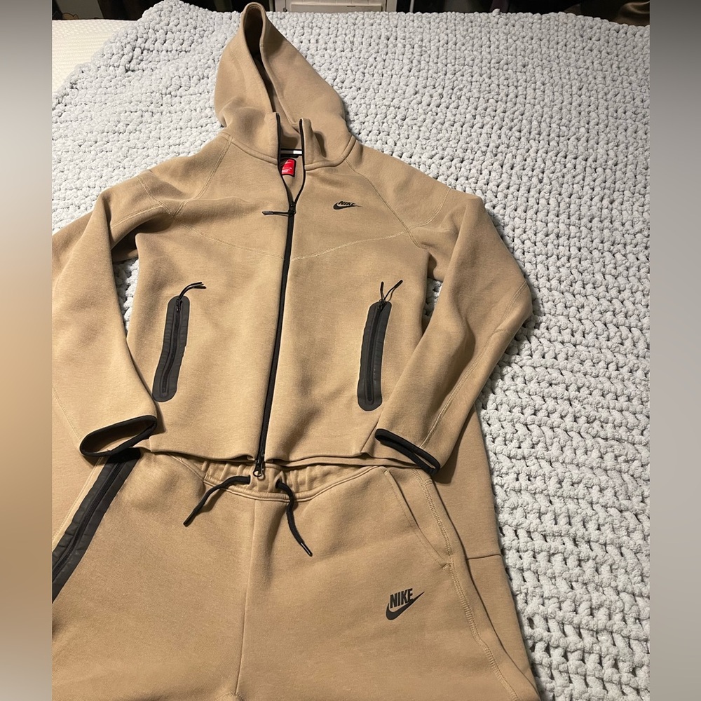 Nike Tech tan and black 
Jacket Youth small 
Pants Youth XL